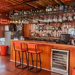 King\'S Apartments 202